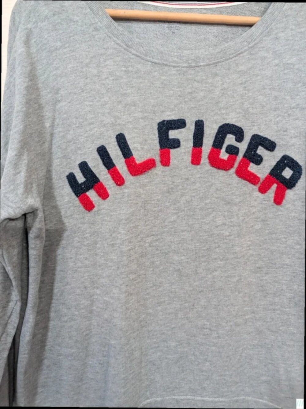 Tommy Hilfiger Size M Grey Logo Sweatshirt loungewear Crew Neck Casual Jumper - Picture 3 of 5